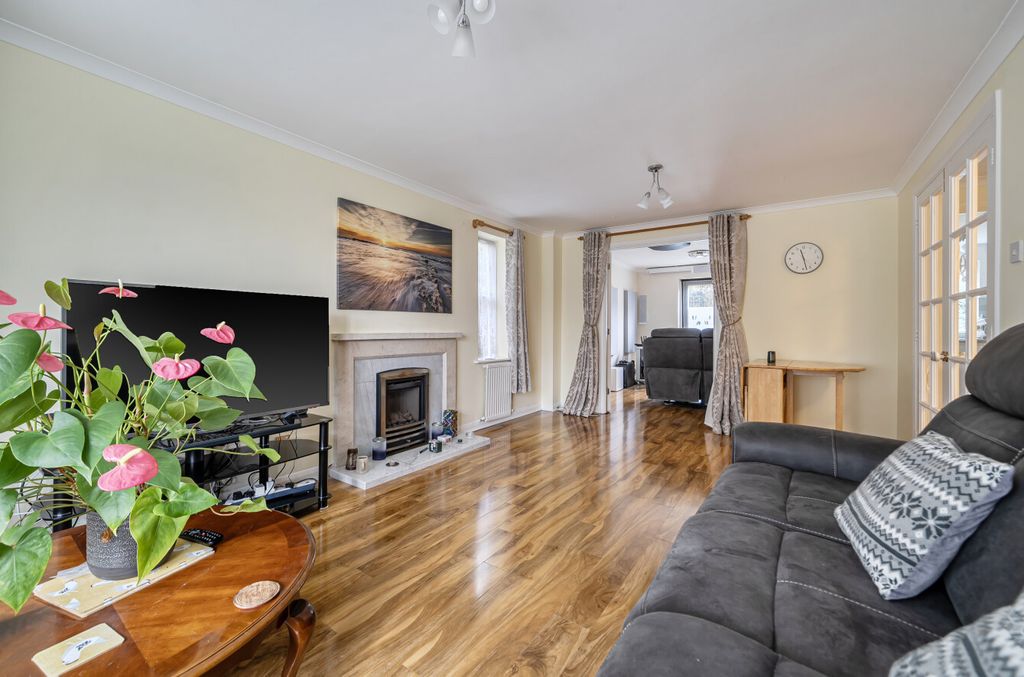 Property photo 2 of 20 1421592-12-69A6E7...