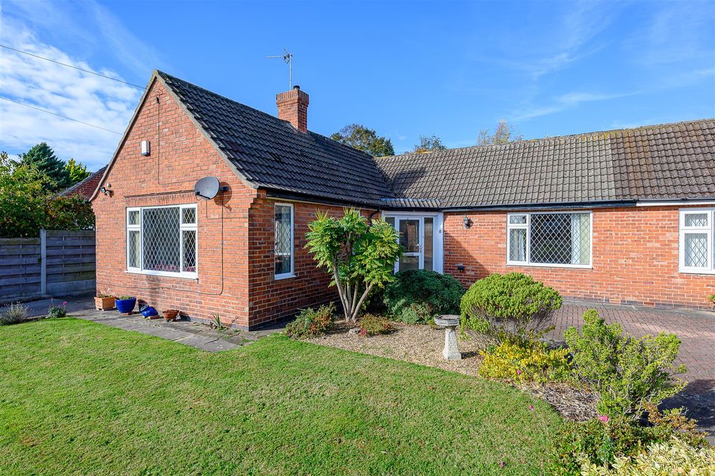 Property photo 1 of 16 External