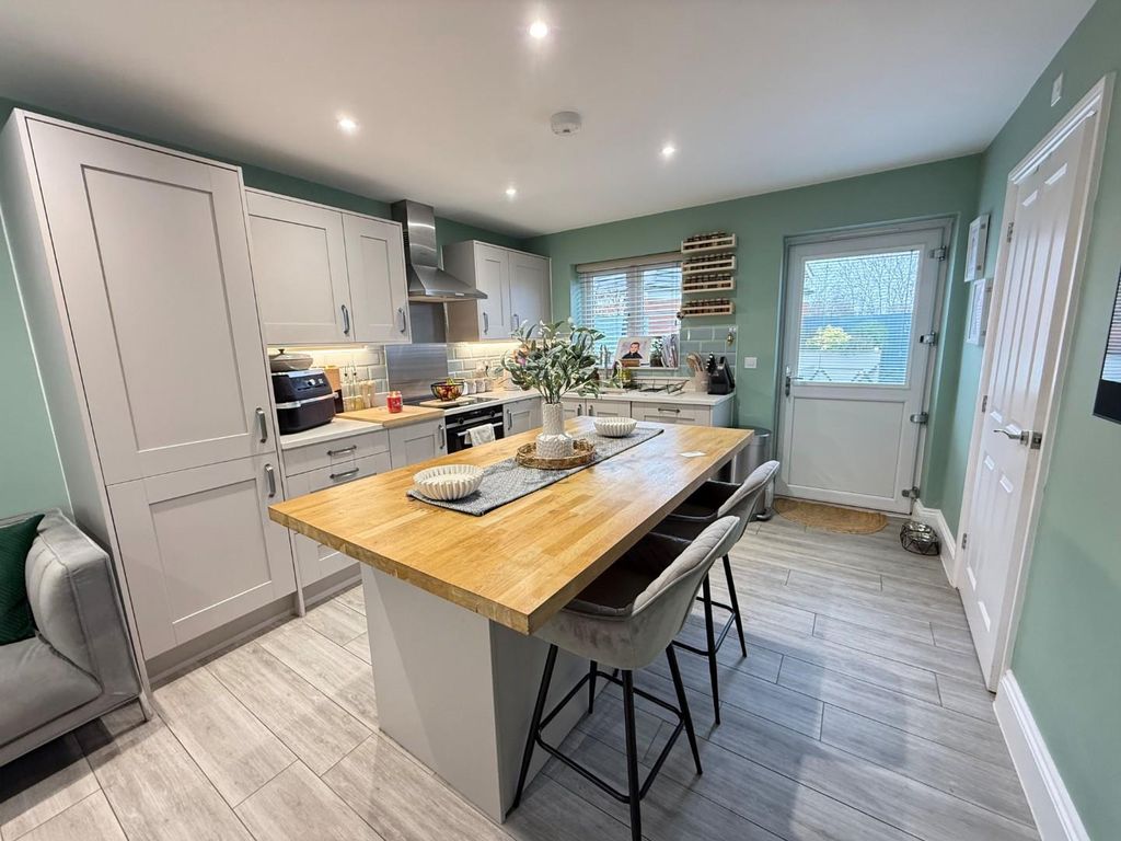 Property photo 3 of 12 4.Jpg