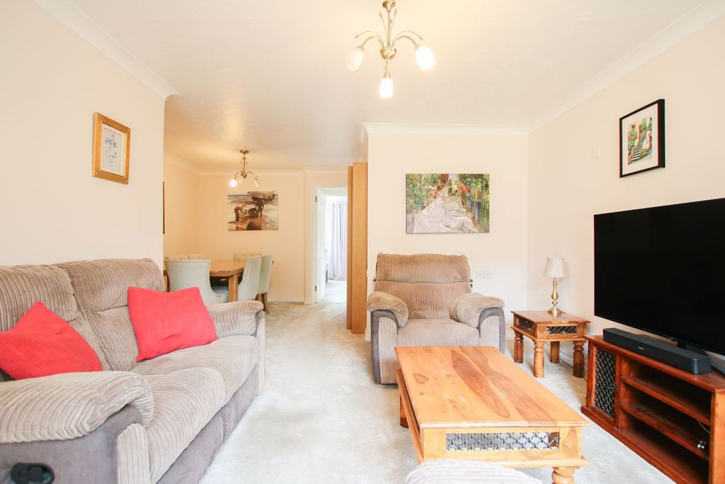 Property photo 3 of 11