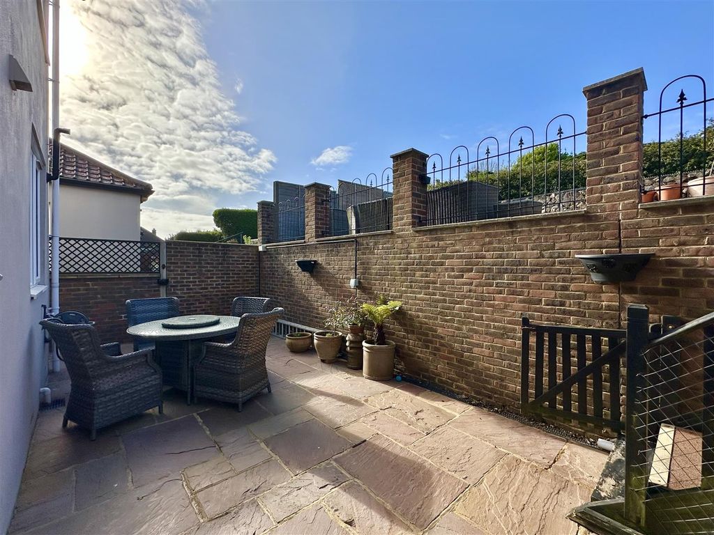 Property photo 3 of 29