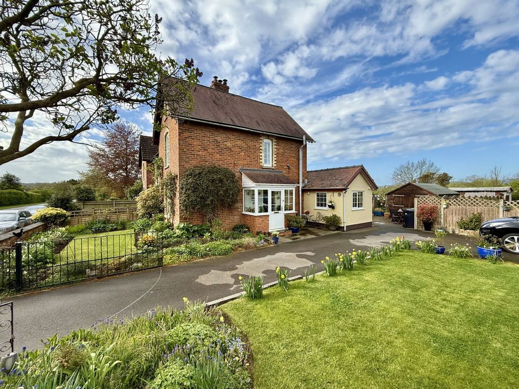 Property photo 2 of 16