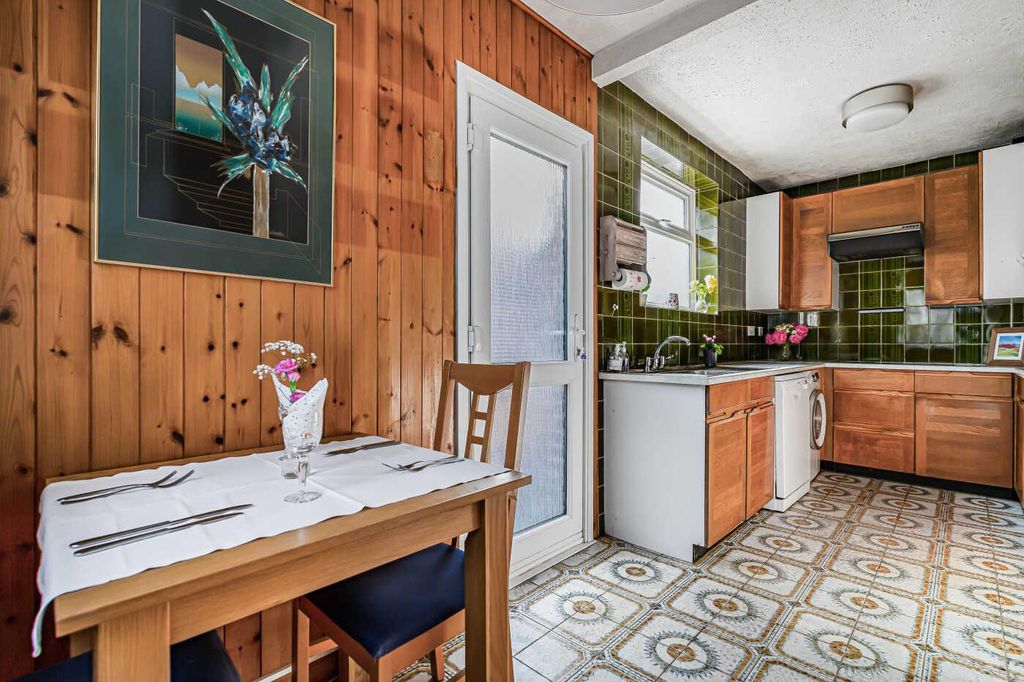 Property photo 3 of 14 Kitchen / Dining Room