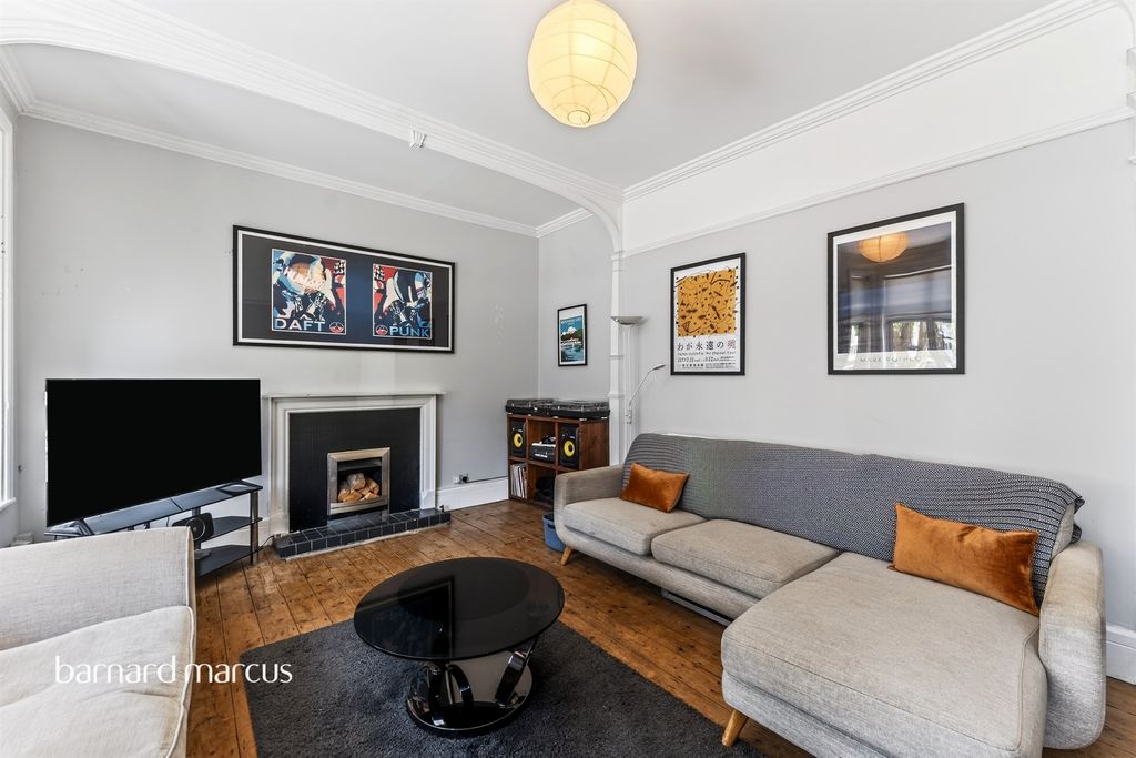 Property photo 3 of 16