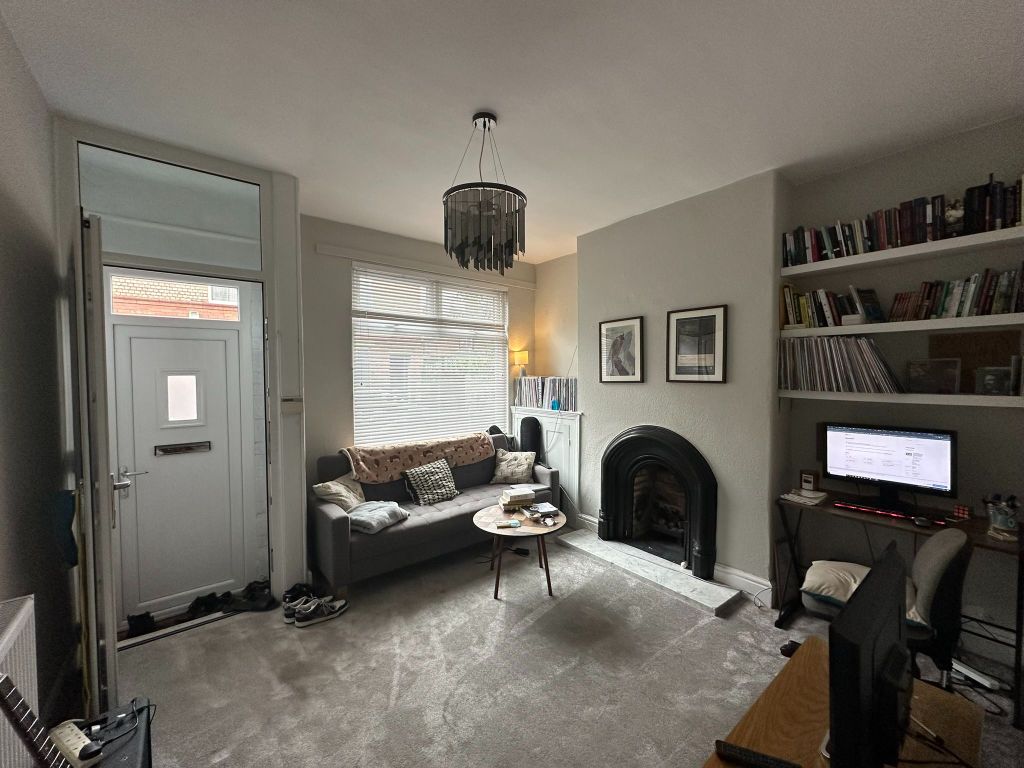 Property photo 3 of 7 Photograph 4