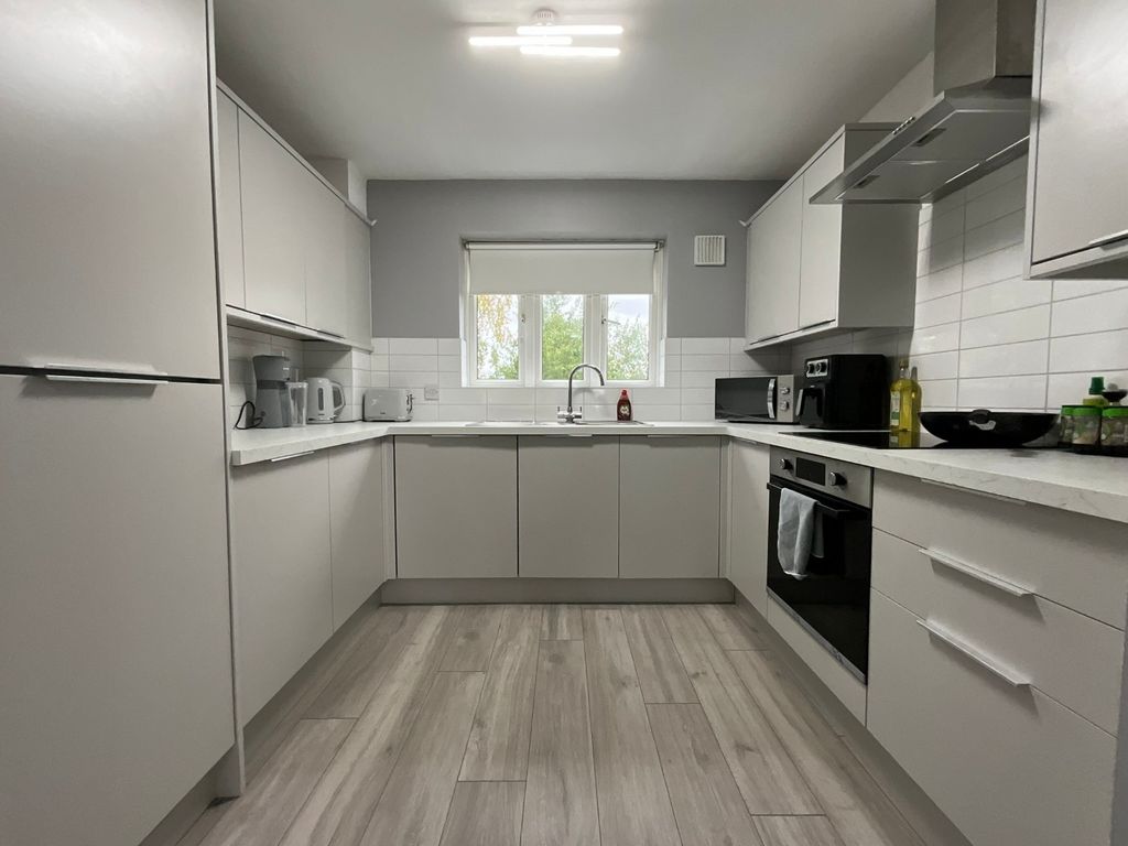 Property photo 2 of 10 4336225