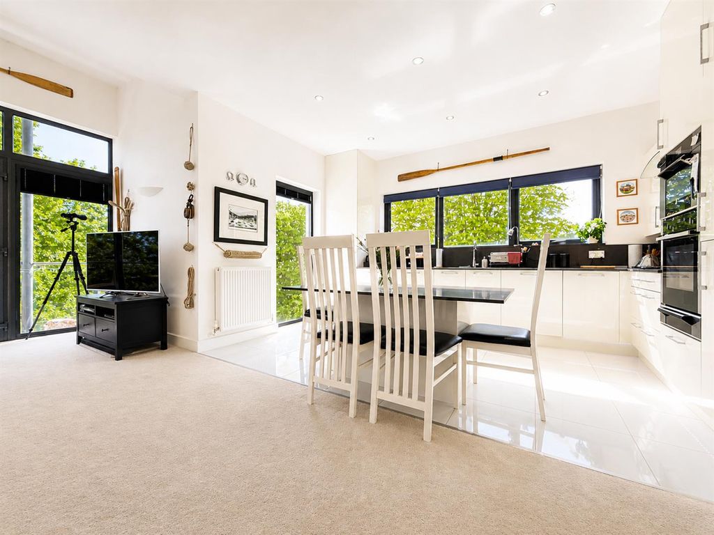 Additional image 5 of 2 bed flat for saleSt. Marys Drive, Brixham TQ5