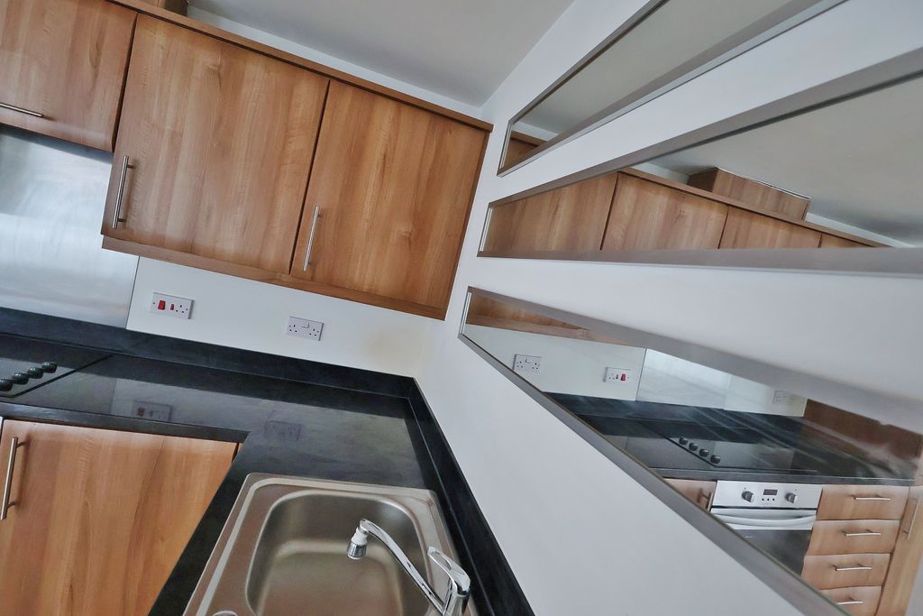 Property photo 3 of 27