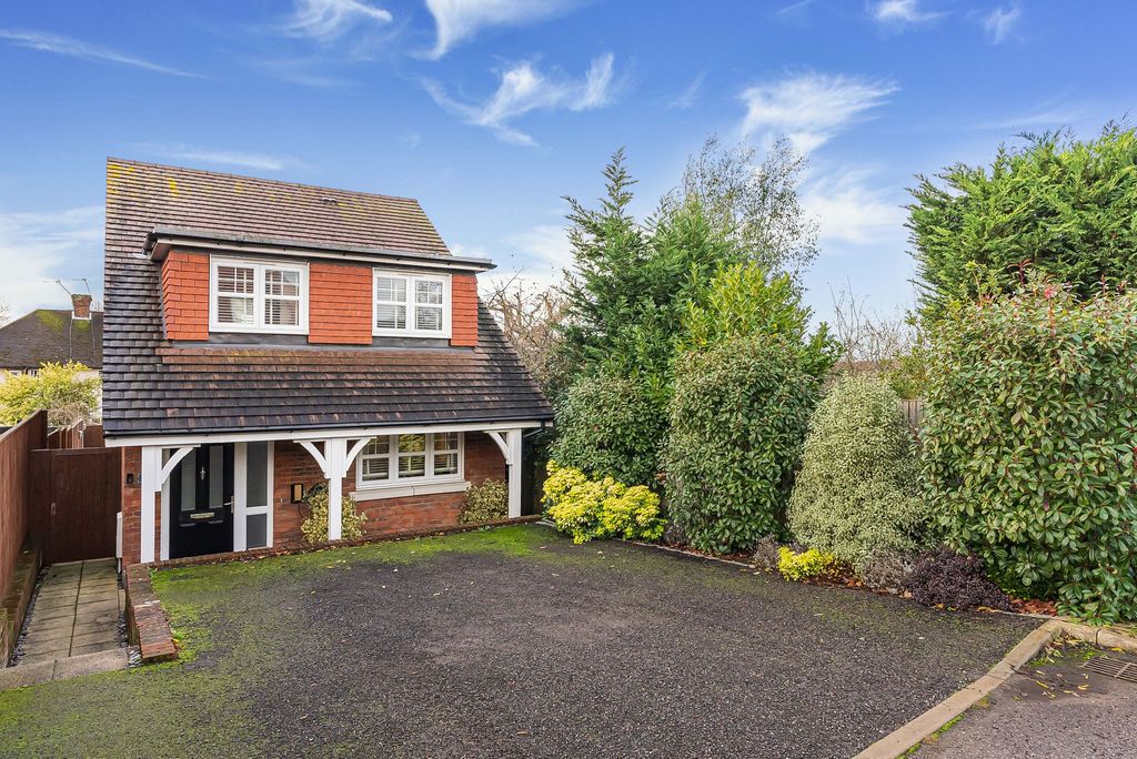 Property photo 1 of 18 Photograph 2