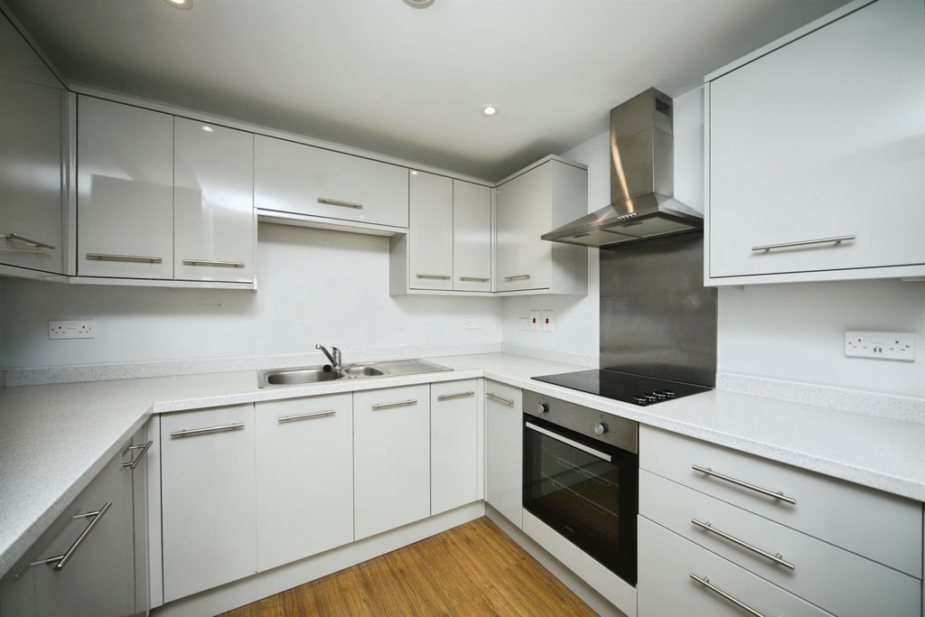 Property photo 2 of 8