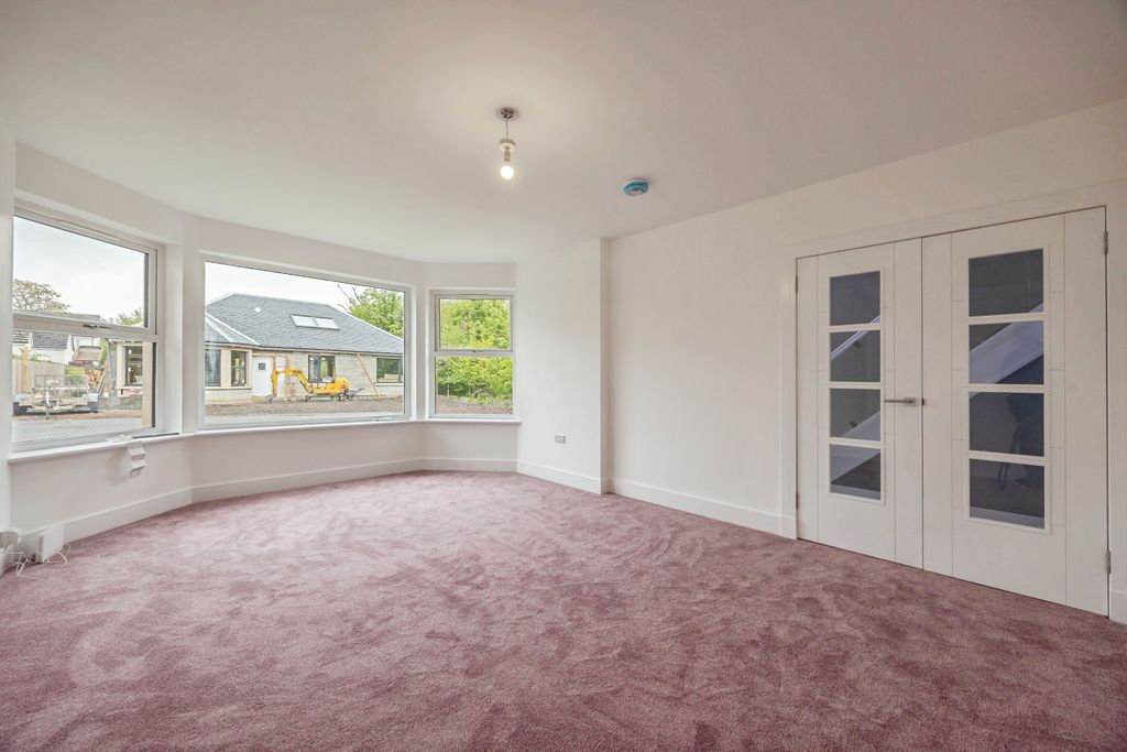 Property photo 2 of 25