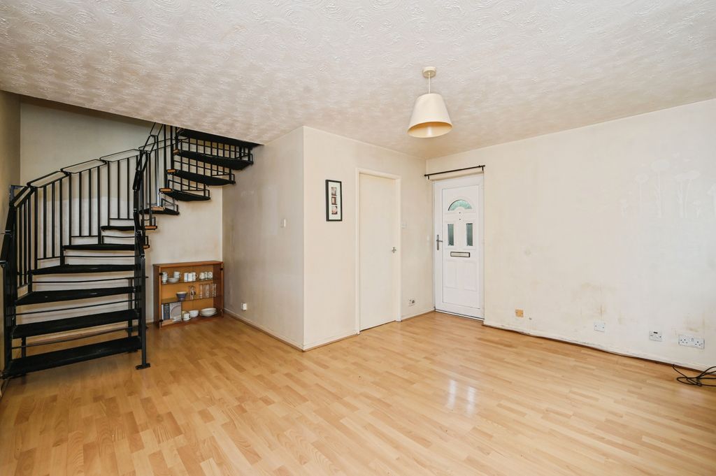 Property photo 3 of 13