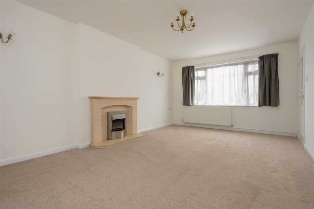 Property photo 3 of 24 Queens Road, Tankerton