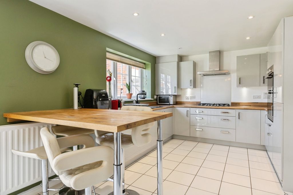 Property photo 3 of 20 Pbox-Img.Jpg