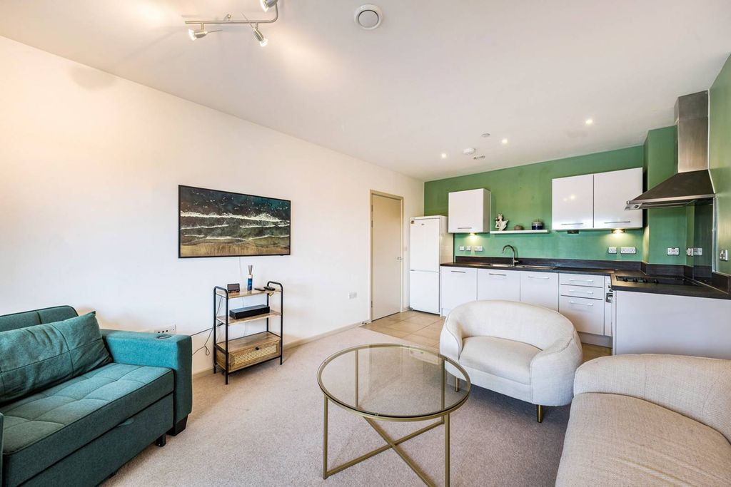 Property photo 3 of 8