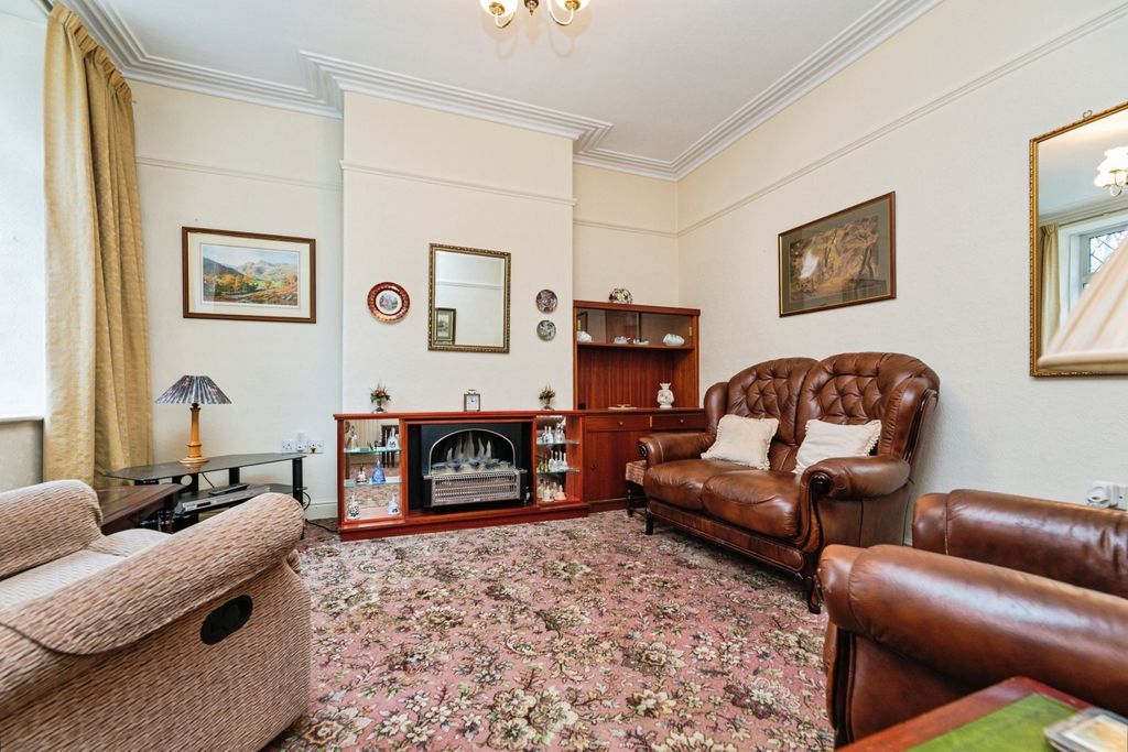 Property photo 3 of 20 Pbox-Img.Jpg