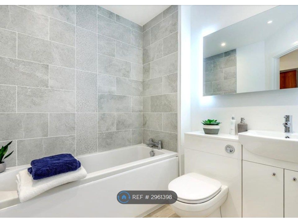 Property photo 2 of 5 Family Bathroom