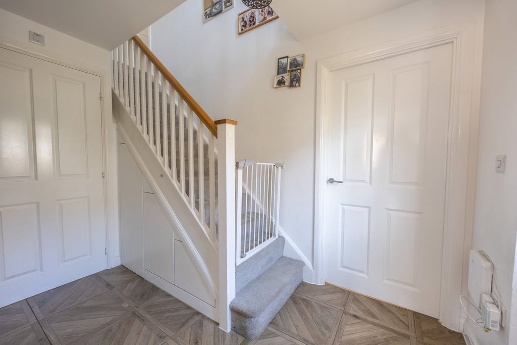 Property photo 2 of 38