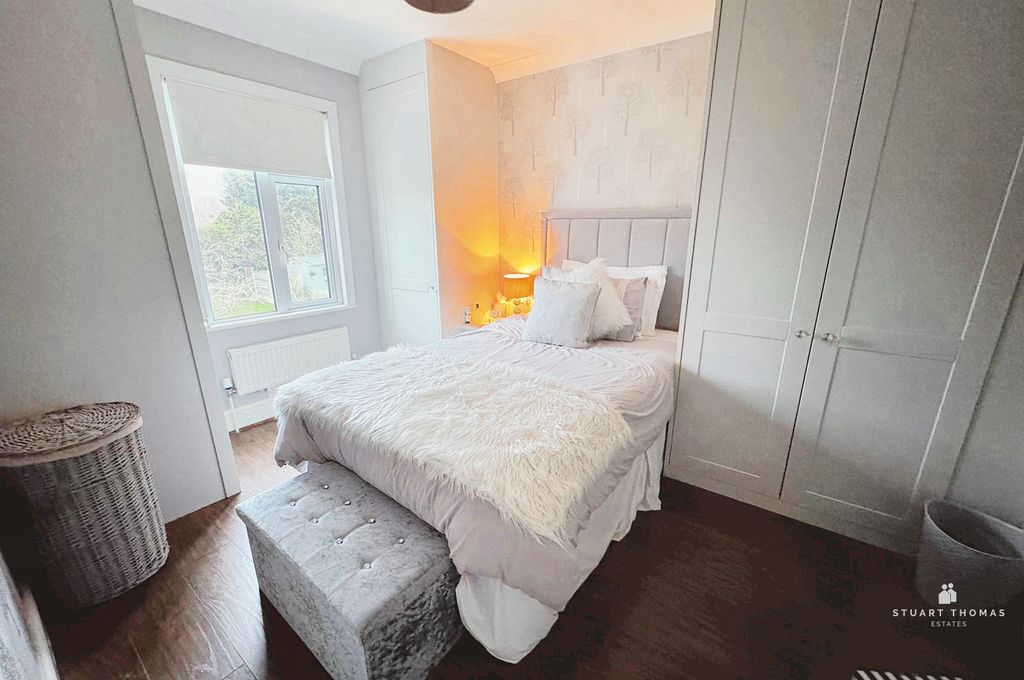 Property photo 3 of 12 31