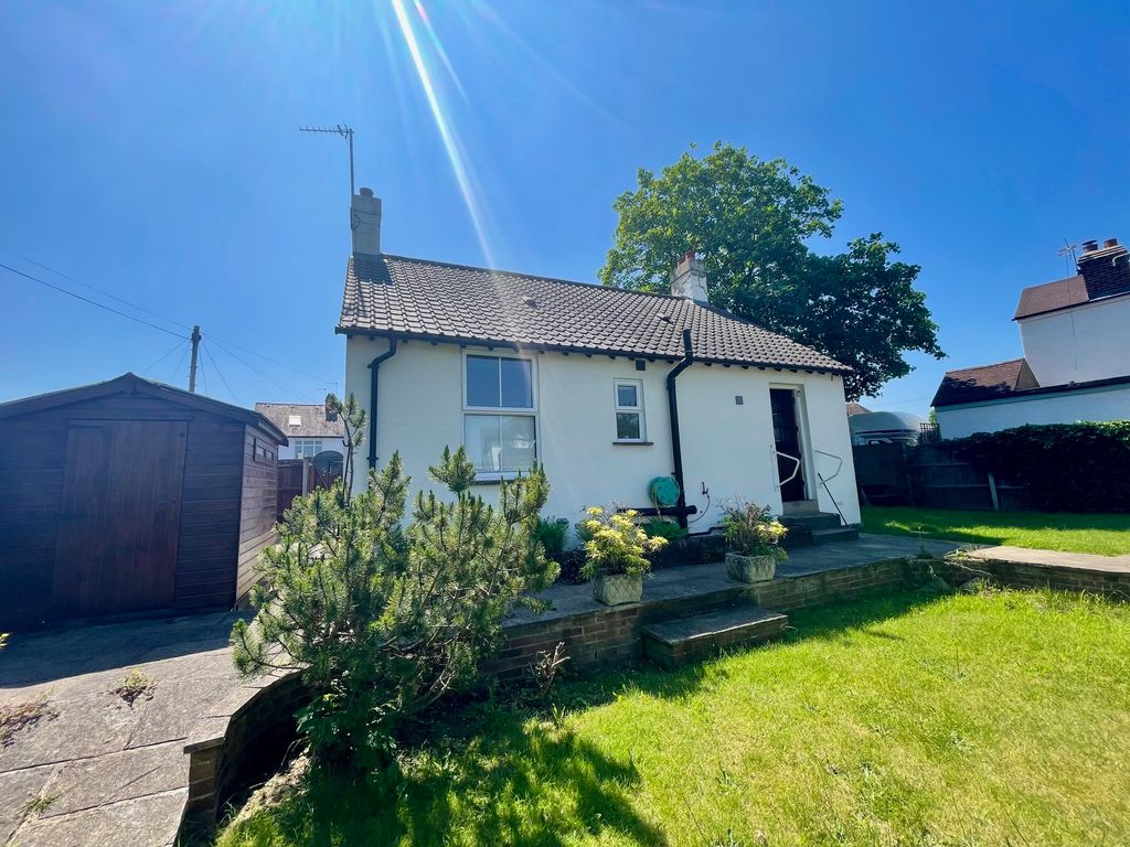 Property photo 2 of 18