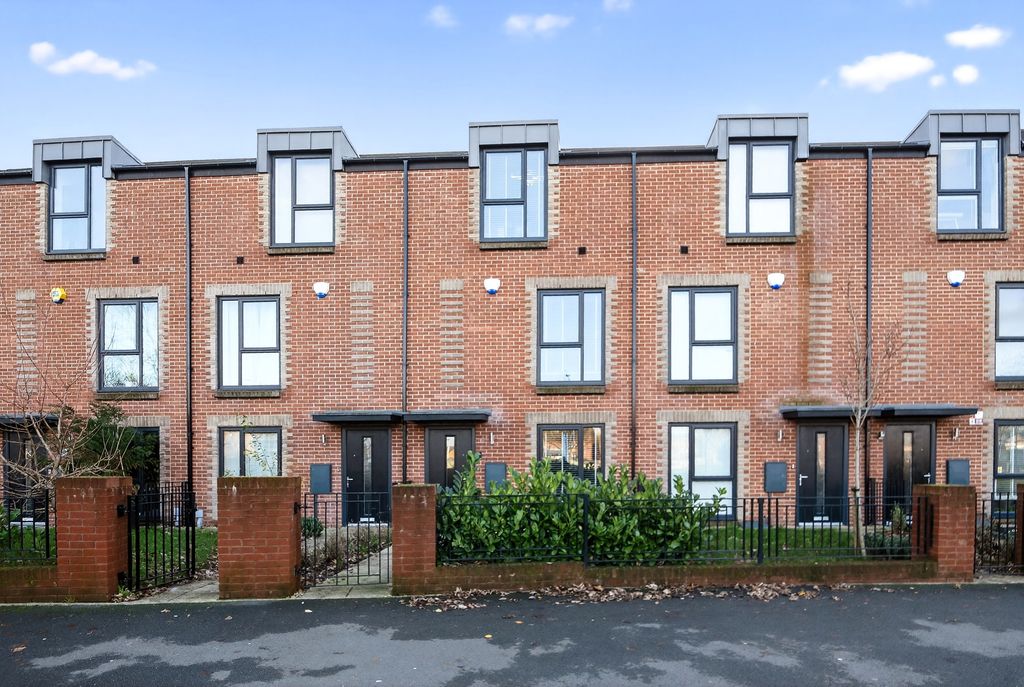 Property photo 1 of 21