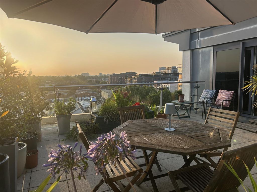 Property photo 2 of 15