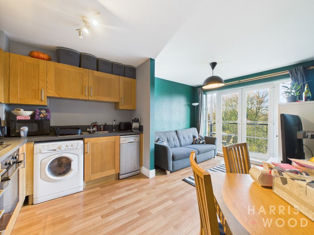 Property photo 2 of 18 4387632