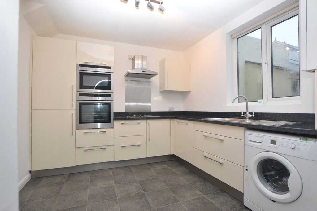 Property photo 2 of 10 2 - Picture No. 21