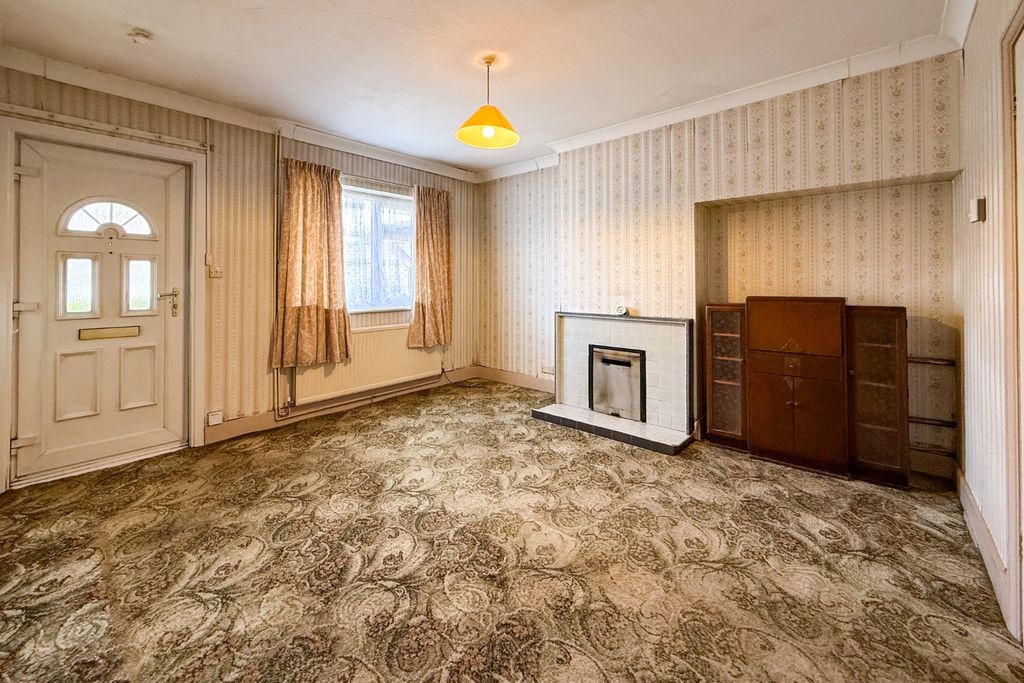 Property photo 3 of 12 4965465