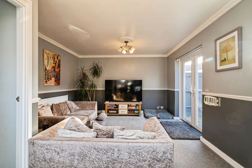 Property photo 3 of 20