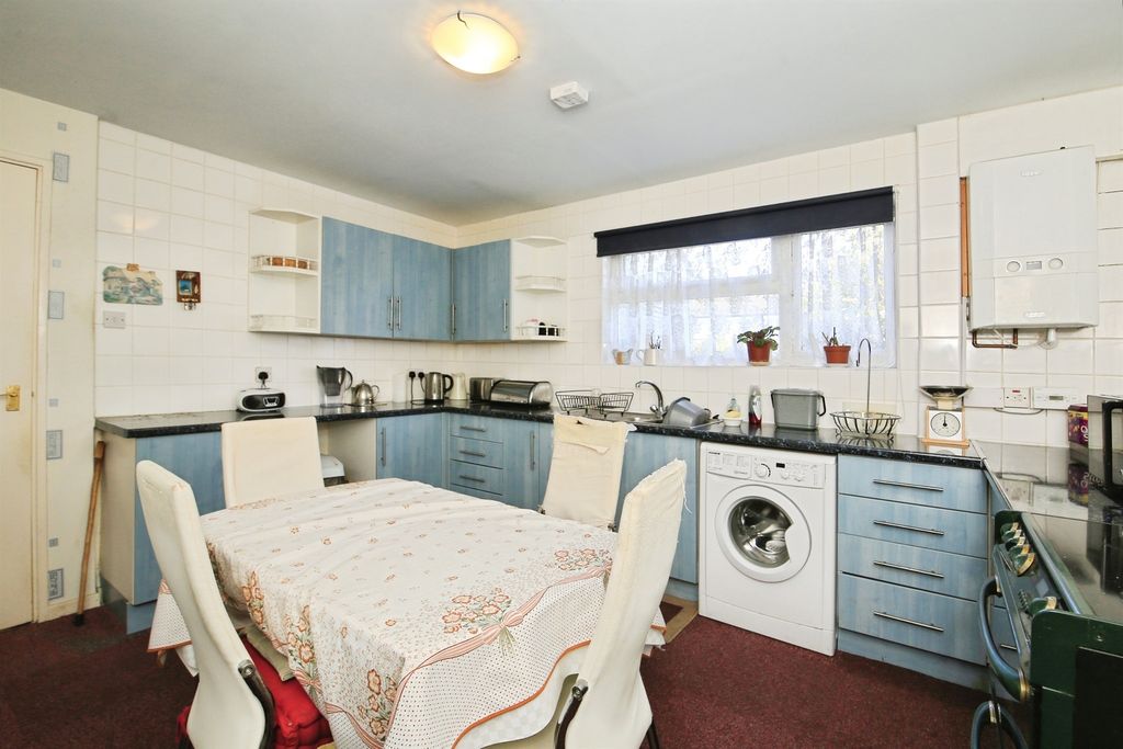 Property photo 3 of 17