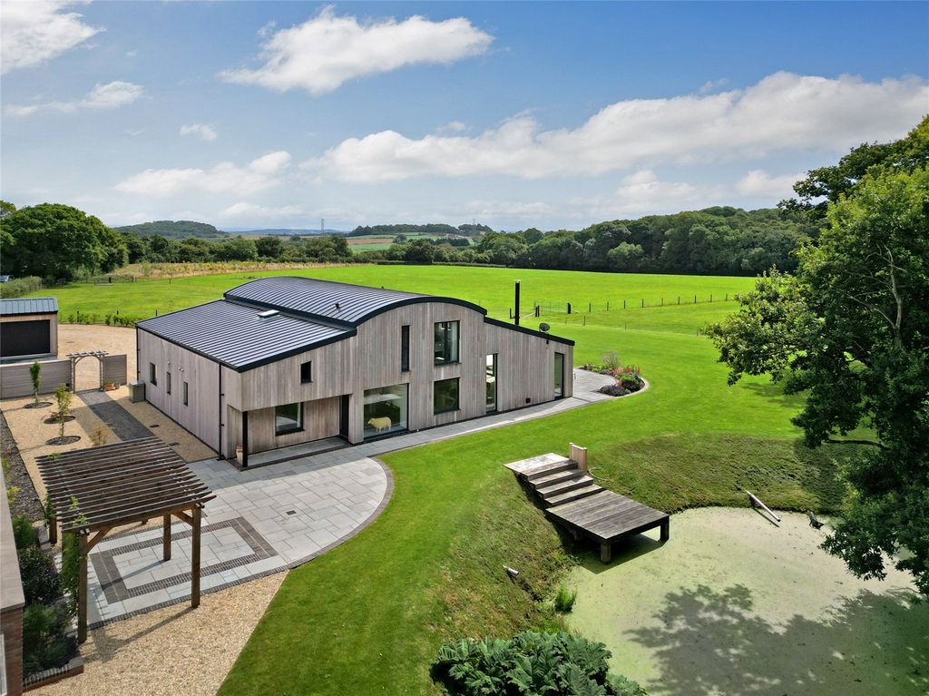 Property photo 1 of 31 Bartons Farm