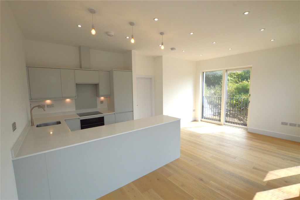 Property photo 2 of 10 Picture No. 05