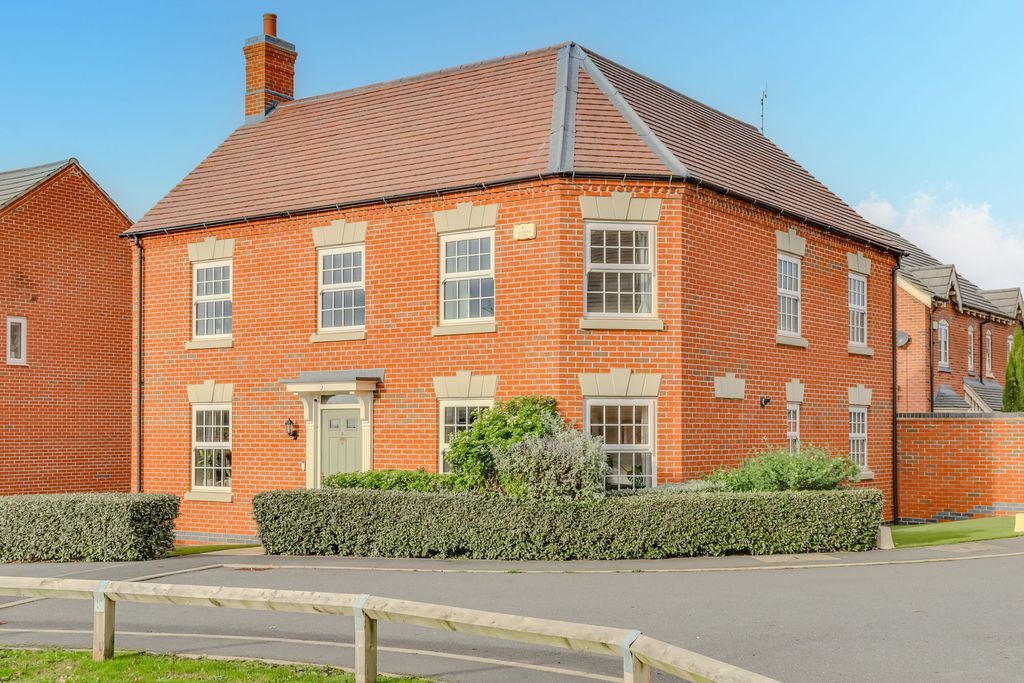 Property photo 1 of 27