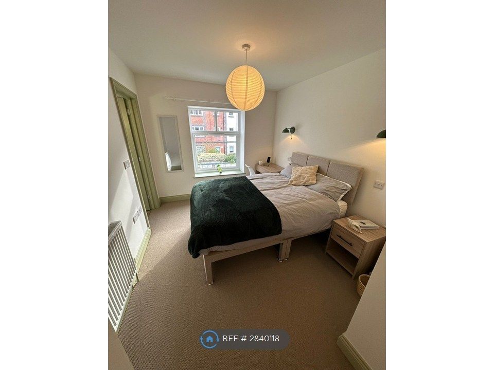 Property photo 2 of 35
