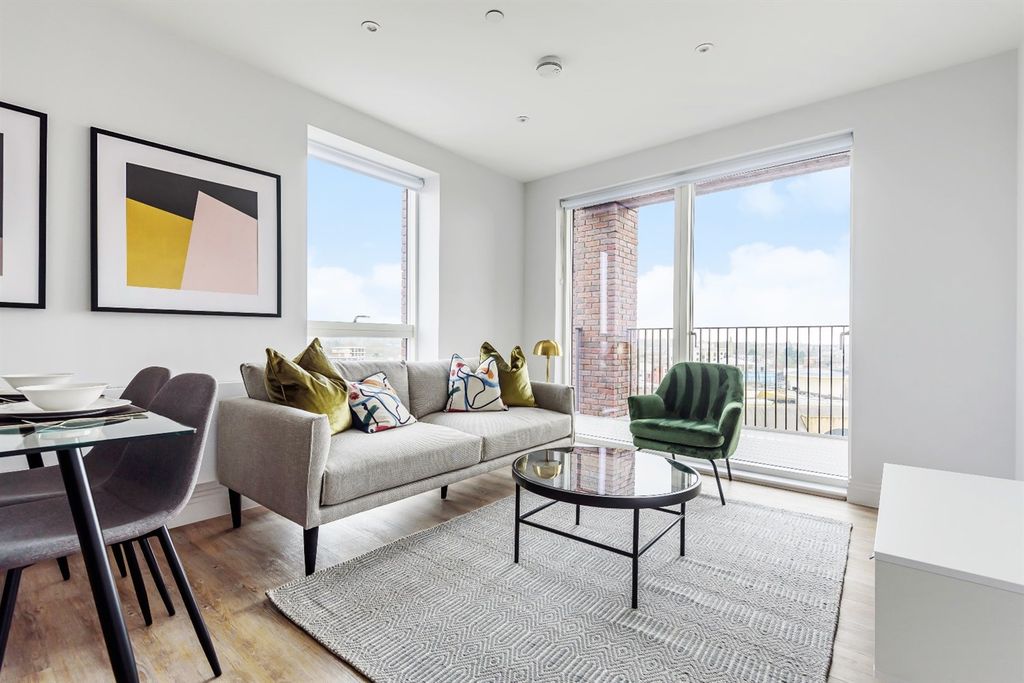 Property photo 2 of 11 Living Room