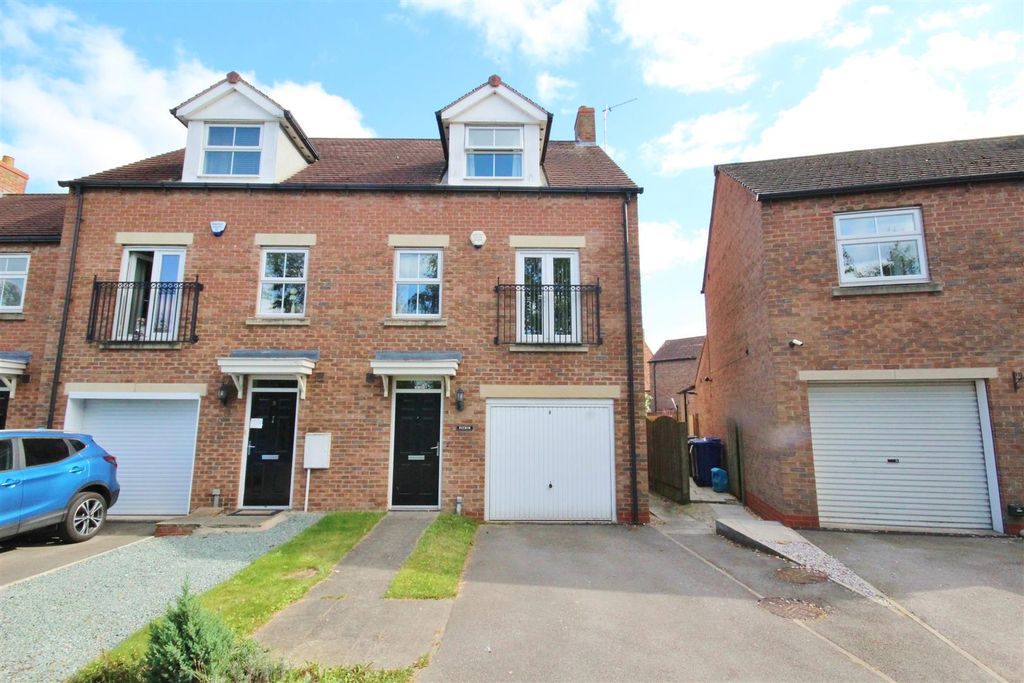 Property photo 1 of 8 Rear External