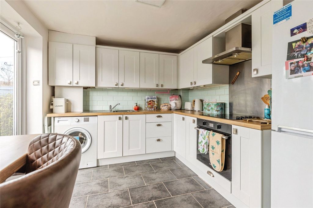 Property photo 3 of 17 Picture No. 12