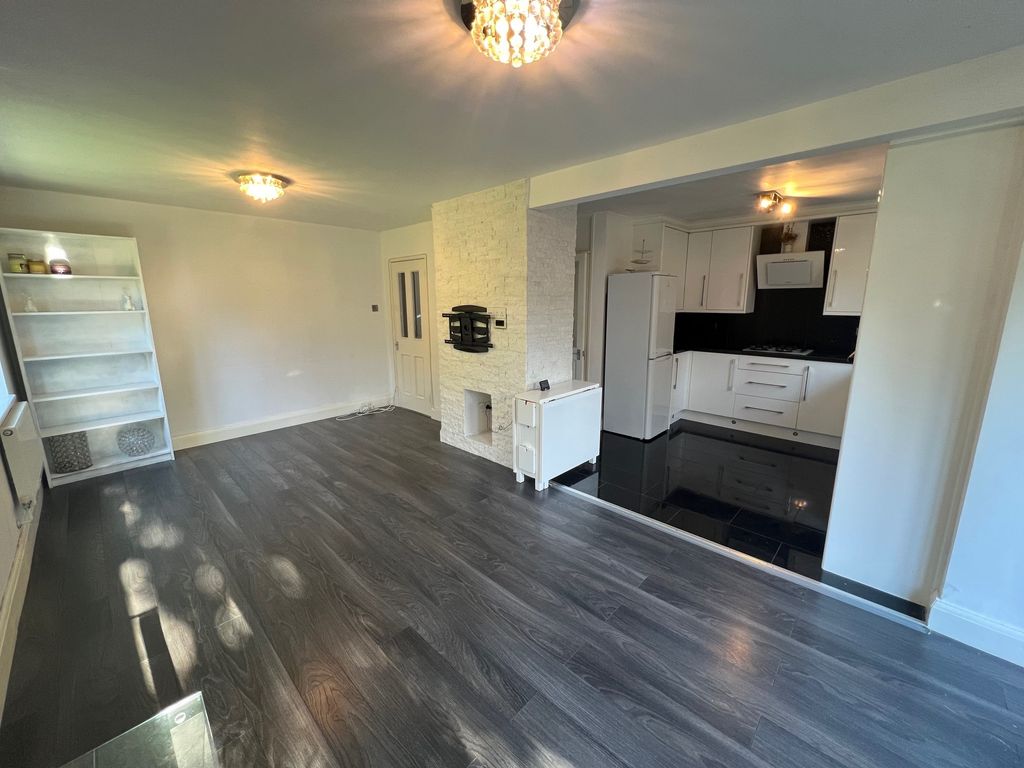 Property photo 3 of 11 Image