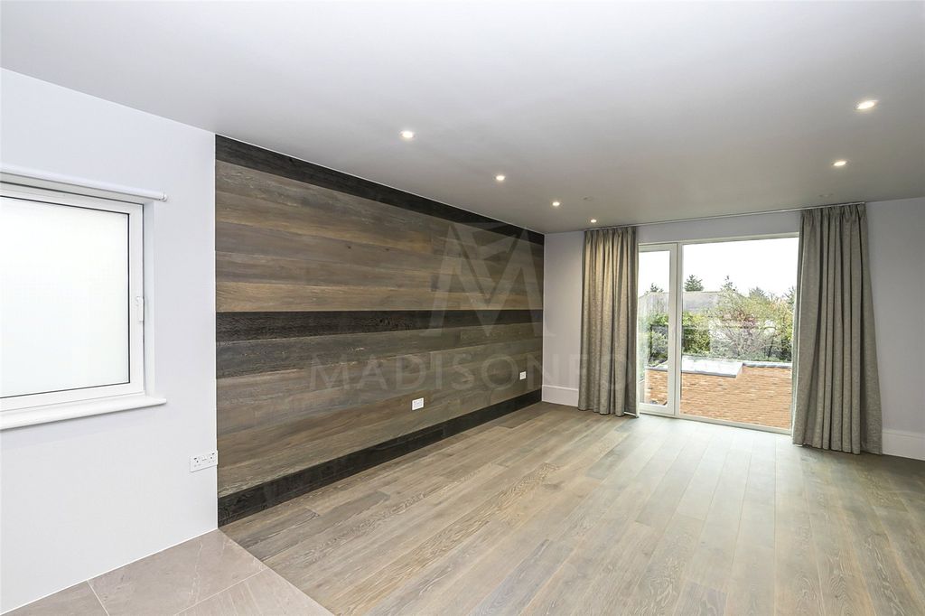 Property photo 2 of 13 Picture No. 02