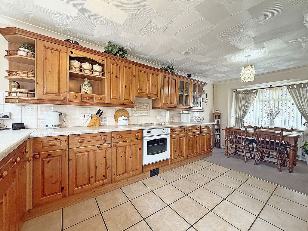 Property photo 3 of 27 Kitchen-Diner