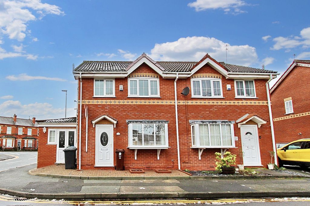 Property photo 1 of 18