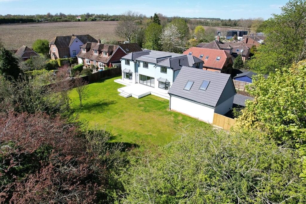 Property photo 1 of 17 Picture No. 21