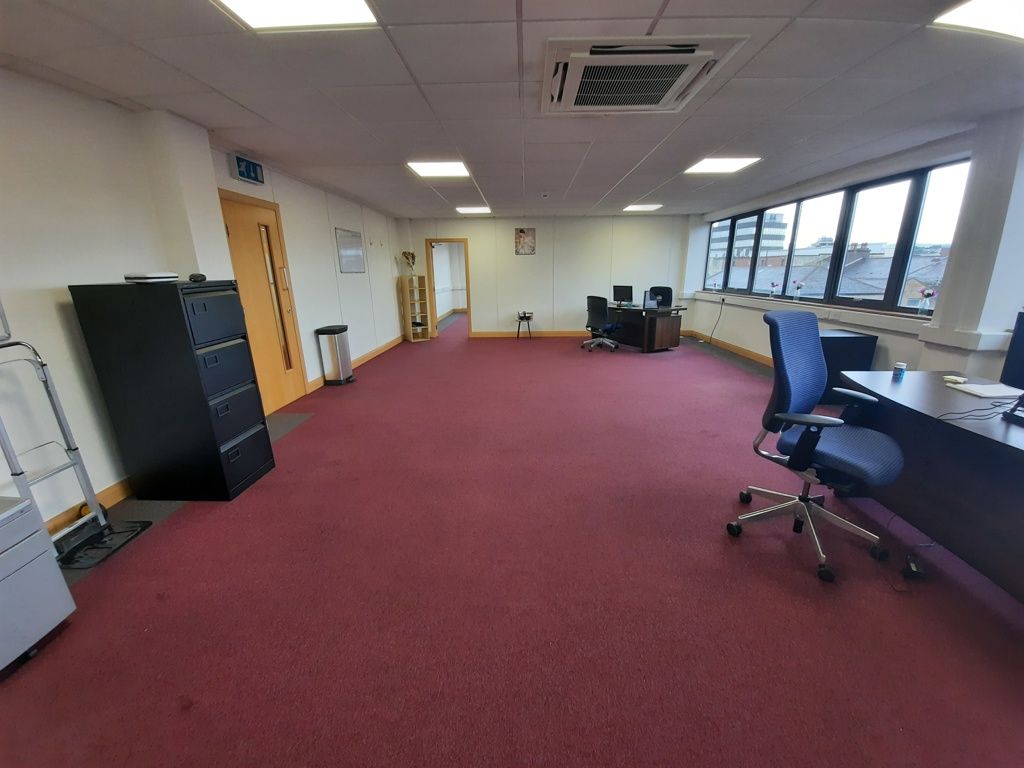 Property photo 3 of 6 Photo 8