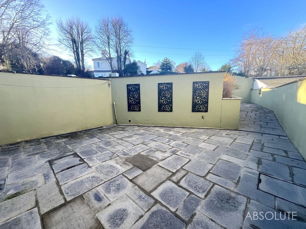 Property photo 3 of 13