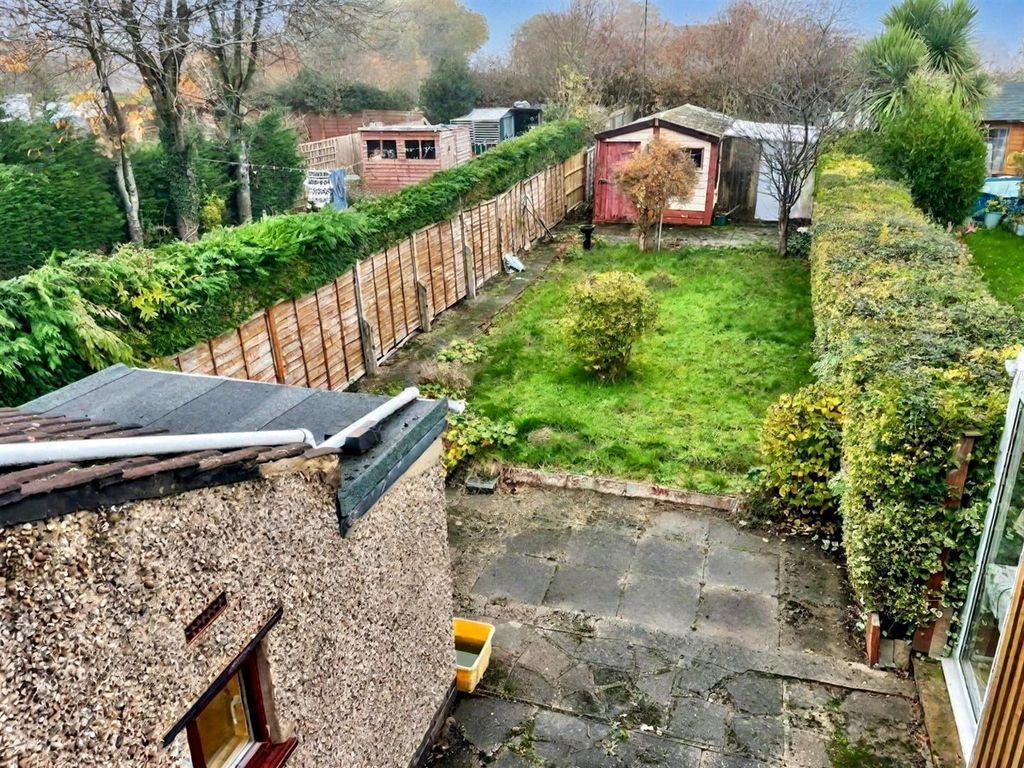 Property photo 3 of 9 Garden