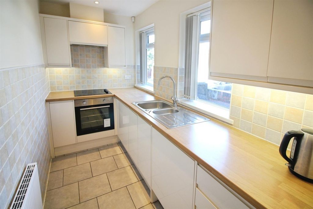 Property photo 2 of 13 Kitchen