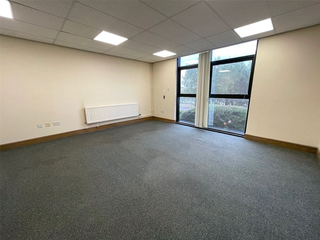 Property photo 3 of 8 Picture No. 04