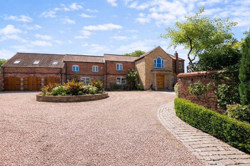 Property photo 1 of 63