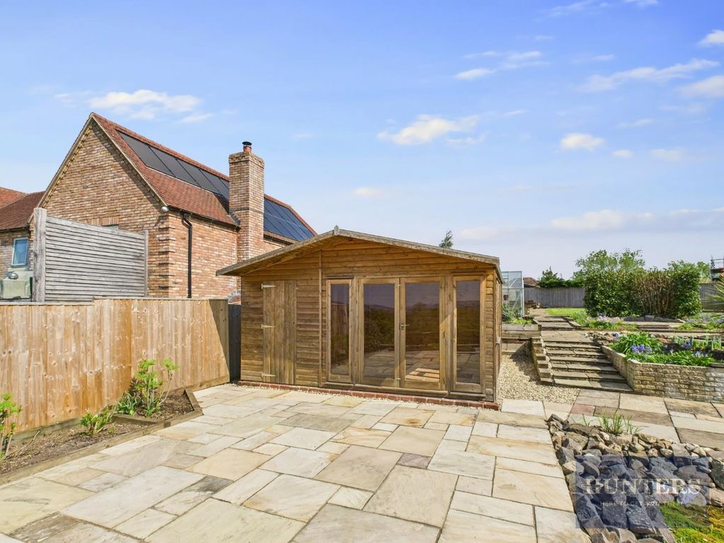 Property photo 3 of 40 Summer House